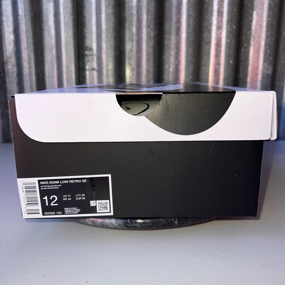 Nike Dunk Low SE Panda-Monium Size 12 Black and White Sneakers